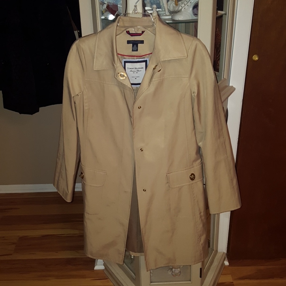 NWOT Tommy Hilfiger trench coat